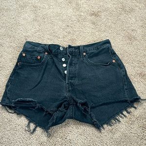 Woman’s 501 Levi Shorts